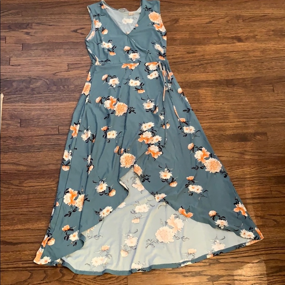 Women’s high-low dress